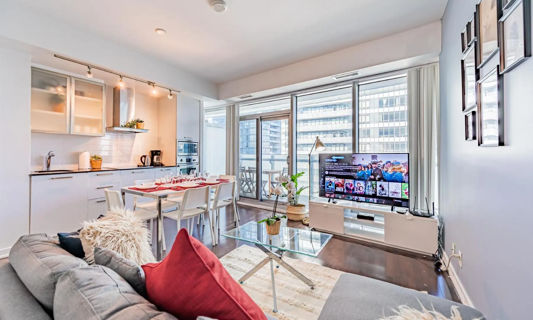 Downtown Suites Toronto Apartment