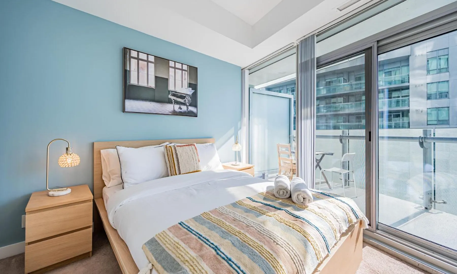 Downtown Suites Toronto Apartment
